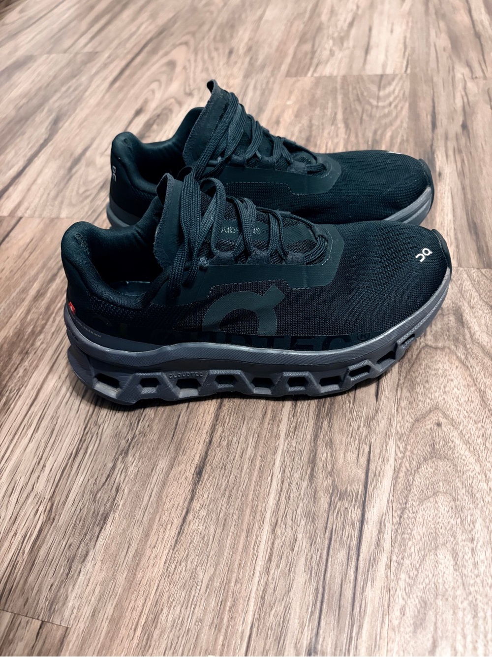 On Cloud-Women’s Cloud Monster shoes